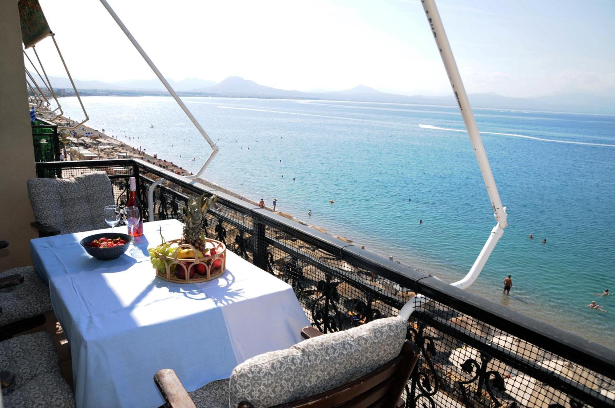 Amazing Condo By The Beach Loutráki Dış mekan fotoğraf