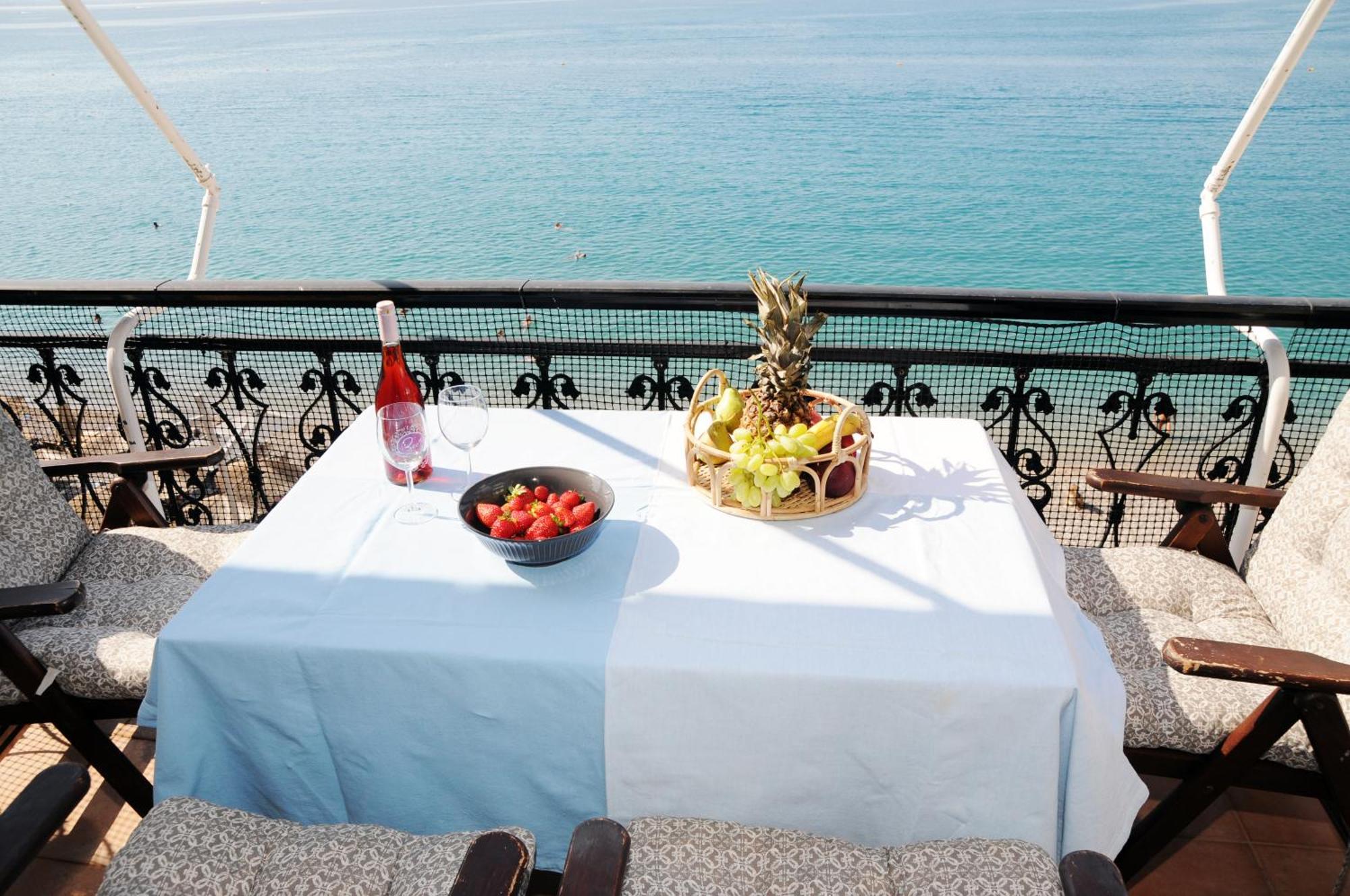 Amazing Condo By The Beach Loutráki Dış mekan fotoğraf