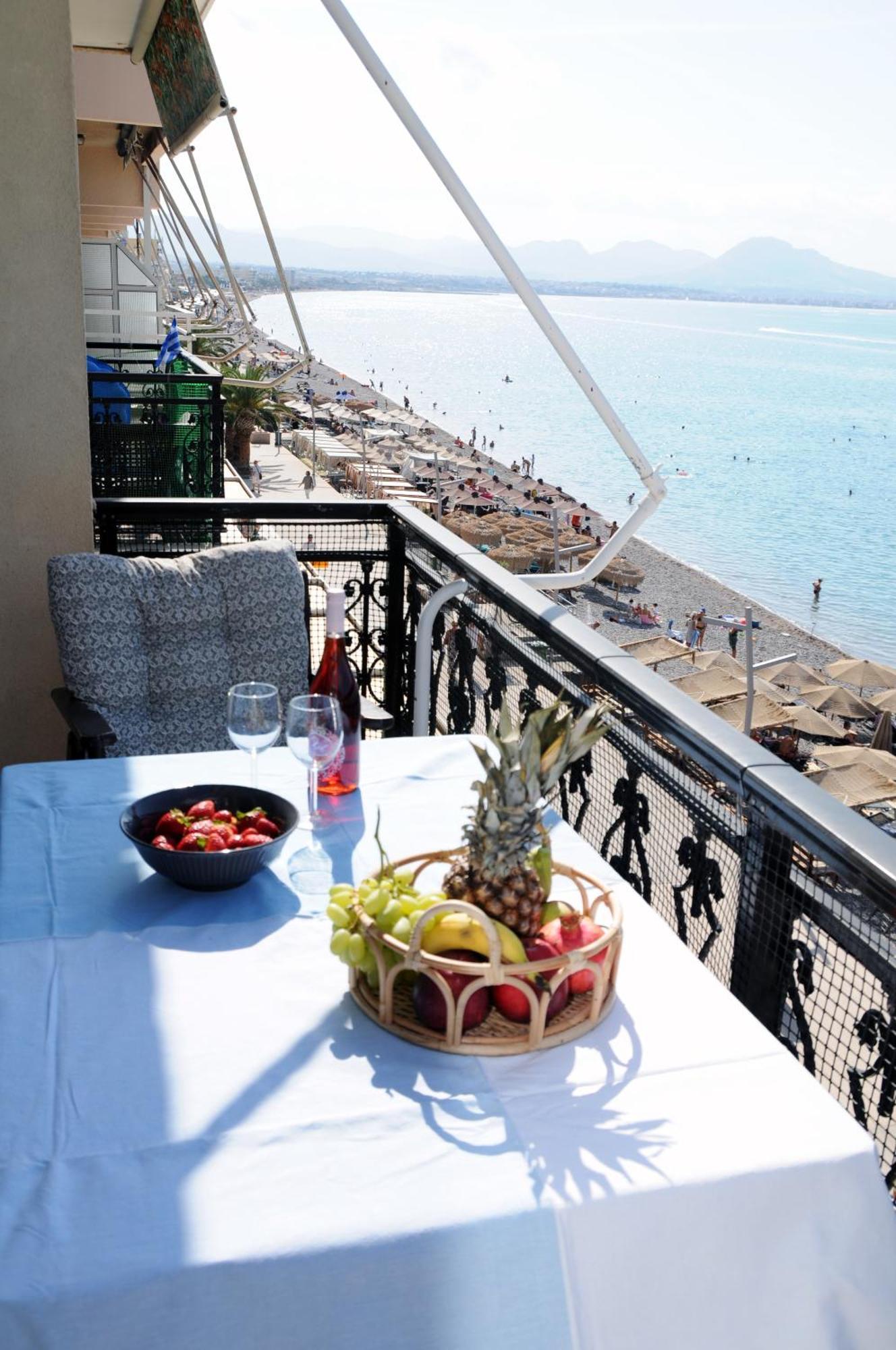 Amazing Condo By The Beach Loutráki Dış mekan fotoğraf
